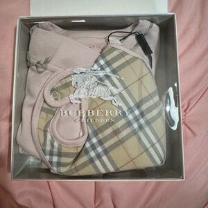 Burberry infant set.